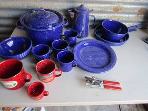 lot 104 image: Blue speckled camping cook set- crockpot, 4 bowls, 4 plates,4 cups, tea kettle, 2 pots, 3 red speckled coffee cups
