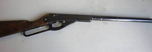 lot 115 image: Daisy BB gun