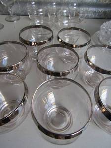 lot 120 image: Set of 8 i silver rimmed SHERBET,  7 clear parfait bowls