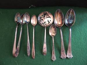 lot 198 image: Silver plate serving spoons x 2, ice tea spoons  x4,  fruit salad server