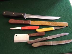 lot 199 image: Knives, butcher knife, Yorkville magic frozen food knife, steak knife, paring knife