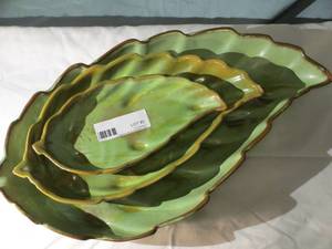 lot 2 image: Frankhoma Leaf serving dishes