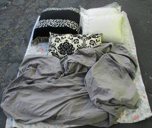 lot 9 image: Weighted blanket and decorative pillows