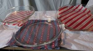 lot 17 image: Anchor Hocking 9 Inch Pie Dishes