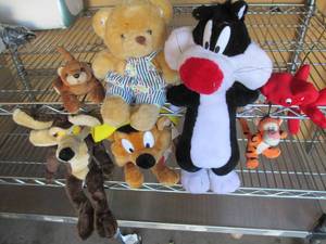 lot 26 image: Misc vintage Stuffed Animals