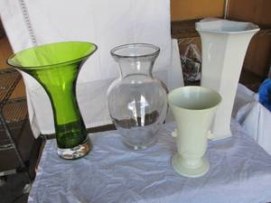 lot 28 image: Misc Vases