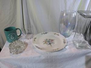 lot 43 image: Misc Glassware