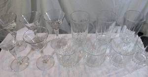 lot 46 image: Glasswares