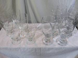 lot 48 image: Misc Glassware