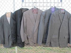 lot 53 image: Mens Suit lot