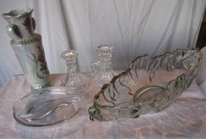 lot 75 image: Large Vintage Jeanette Freeform Splash Bowl and Home Decor Items