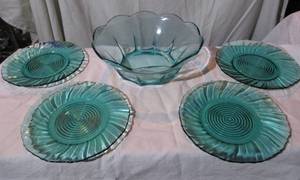 lot 81 image: Jeanette Aquamarine Swirl Pattern Plates and Aquamarine Serving Bowl