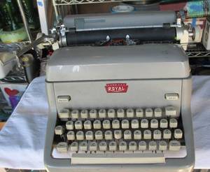 lot 133 image: Vintage Royal Typewriter (needs ribbon, untested)