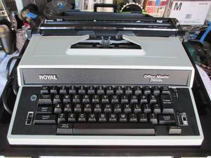lot 145 image: Vintage Royal Electric Typewriter in Case (powers on)