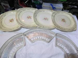 lot 147 image: Vintage Kitchenware Type and Style as Shown