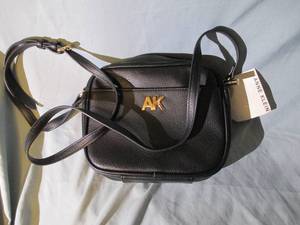 lot 148 image: Anne Klien Purse  Style and Color as Shown