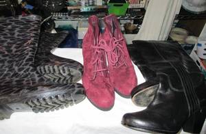 lot 155 image: Misc Ladies Boots in Style and Color as Shown