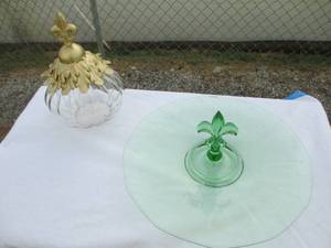 lot 157 image: Flur De Lis Bowl and Uranium Serving Platter
