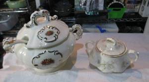 lot 163 image: Beautiful Soup Tureen with lid & ladle. Sugar Bowl with Lid