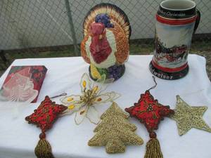 lot 165 image: Holiday Lot