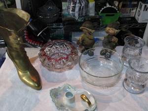 lot 178 image: Misc. Home Decor.