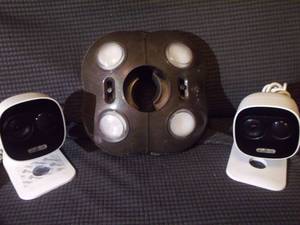 lot 198 image: Patio Umbrella Light and Security Cameras
