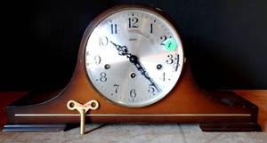 lot 8 image: LINDEN CHIME MANTLE CLOCK WITH KEY AND PENDULUM - MADE IN GERMANY $$$
