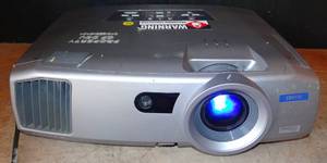 lot 57 image: BIG $ ITEM - Epson PowerLite 7800P 3LCD Projector 3500 ANSI HD 1080i HDMI - WORKS
