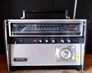 lot 72 image: BIG $ ITEM - Vintage Sony Radio Earth Orbiter CRF-5100 AMFM Solid State Multi Band Receiver