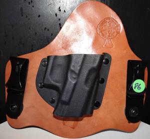 lot 86 image: GUN HOLSTER AS SHOWN - LEATHER