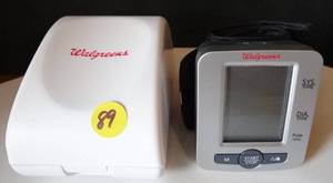 lot 89 image: Walgreens Delux Wrist Blood Pressure Monitor Manual WGNBPW-520