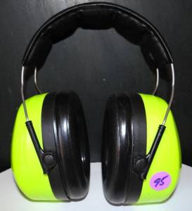 lot 95 image: 3M Optime 105 Hi-Viz Green And Black Over-The-Head Earmuffs