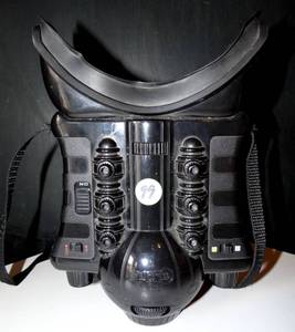 lot 99 image: EyeClops Night Vision Infrared Stealth Night Vision Binoculars