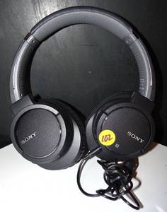 lot 102 image: BIG $ ITEM - Sony MDR-ZX770BN Wireless Bluetooth Noise Cancelling Headphones
