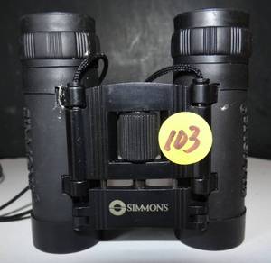 lot 103 image: SIMMONS COMPACT BINOCULARS