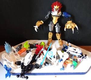 lot 130 image: INTERCHANGABLE TOY LOT AS SHOWN