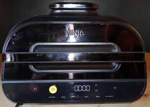 lot 132 image: Ninja Foodi Smart XL 6-in-1 Indoor Grill with 4-qt Air Fryer, Roast, Bake, Broil, & Dehydrate - POWER TESTED GOOD $$$