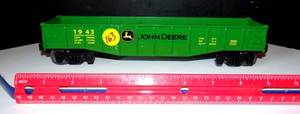 lot 163 image: HO TRAIN CAR - JOHN DEER 1943