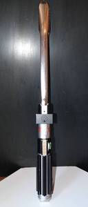 lot 187 image: UNIQUE Official Star Wars Lightsaber BBQ Tongs With Sounds