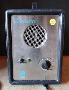 lot 209 image: VINTAGE THE OZONATOR MACHINE - POWER TESTEDWORKING