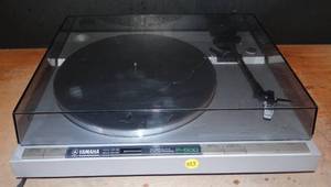 lot 223 image: Yamaha P - 500 Full Automatic Record Player Direct Drive - POWER GOOD, FUNCTIONS RESPONSIVE