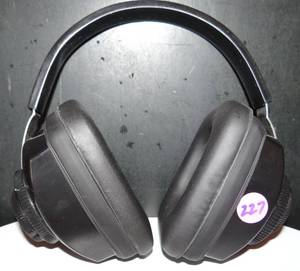 lot 227 image: OVER THE EAR PROTECTIVE NOISE CANCELING EAR MUFFS - UNBRANDED