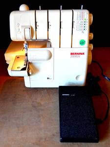 lot 235 image: BERNINA 2000DE OVERLOCK SERGER - POWER TESTED GOOD $$$