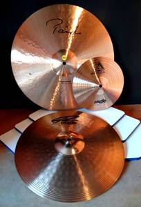 lot 300 image: SET OF CYMBALS - 18, 16 & 10 - LIKE NEW