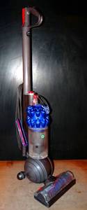 lot 314 image: Dyson Dc50 Animal Bagless Upright Vacuum - WORKS $$$