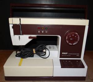 lot 317 image: GERMAN PFAFF 1229 SYNCHROTRONIC SEWING MACHINE wHARD CASE, POWER SUPPLY & FOOT PEDAL - TESTEDWORKS $$$
