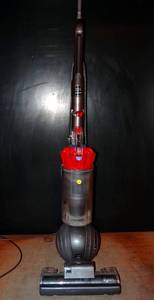 lot 318 image: Dyson Ball Origin Upright Vacuum - Red  - WORKS