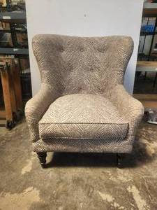 lot 16 image: Very nice cloth chair