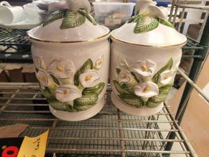 lot 111 image: Selection of e ceramic containers