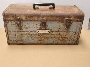 lot 236 image: Vintage Craftsman tool box